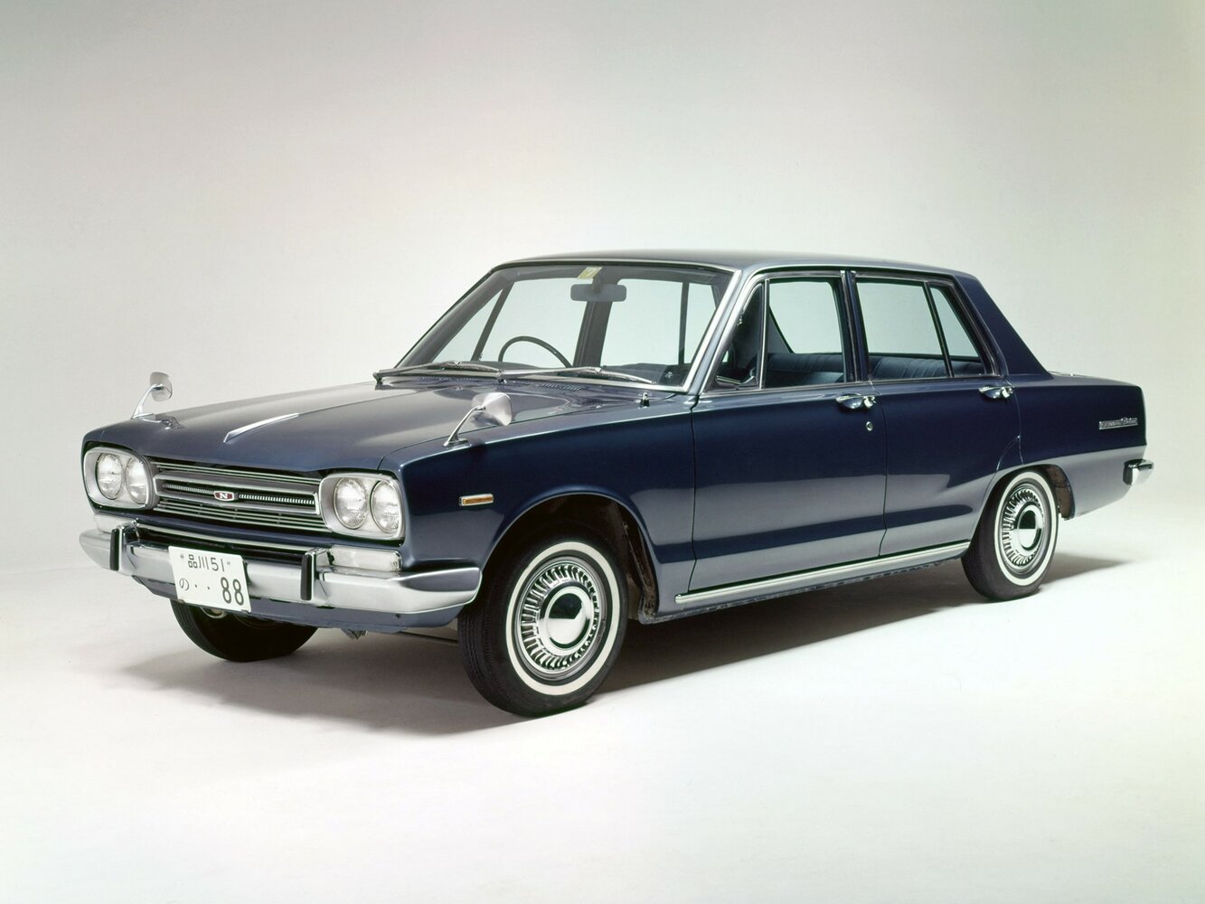 Nissan Skyline III (C10), Седан: фото поколения