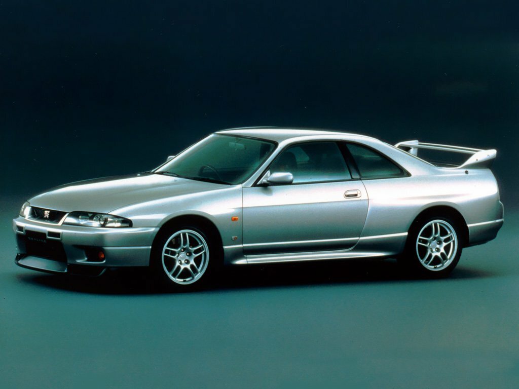 Nissan Skyline IX (R33)
