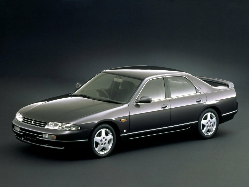 Nissan Skyline IX (R33), Седан: фото поколения