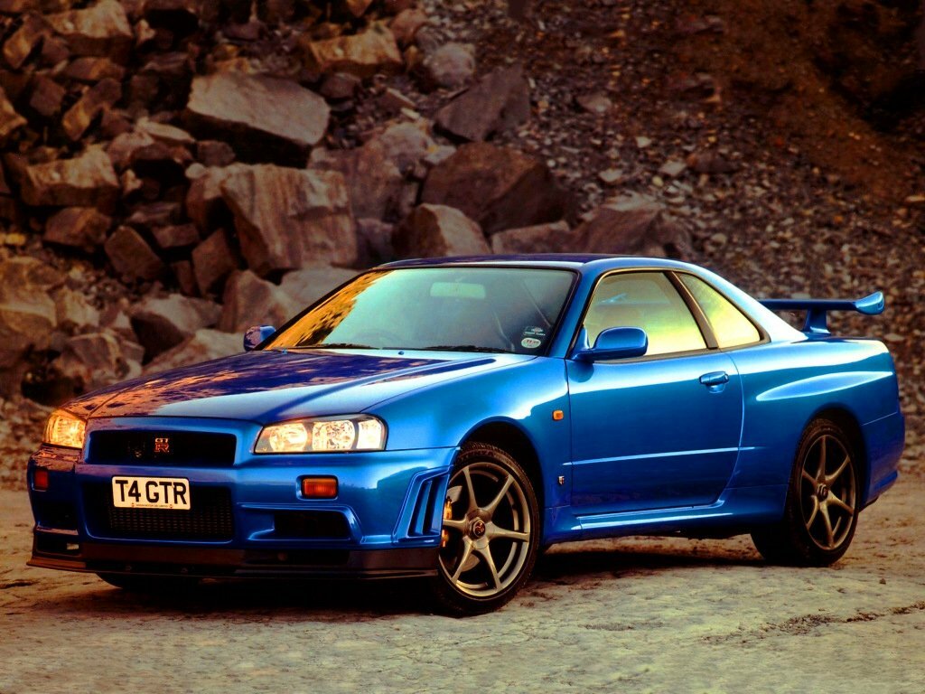 Nissan Skyline X (R34), вид сбоку