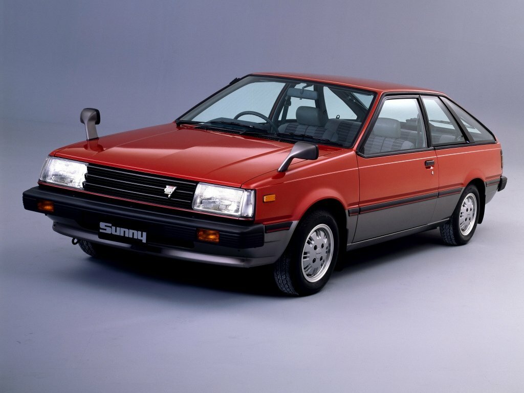 Nissan Sunny B11, вид сбоку
