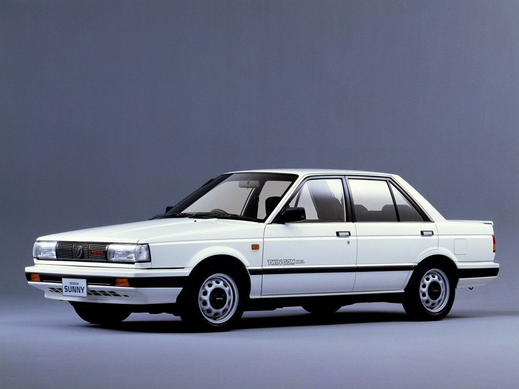 Nissan Sunny B12, вид сбоку