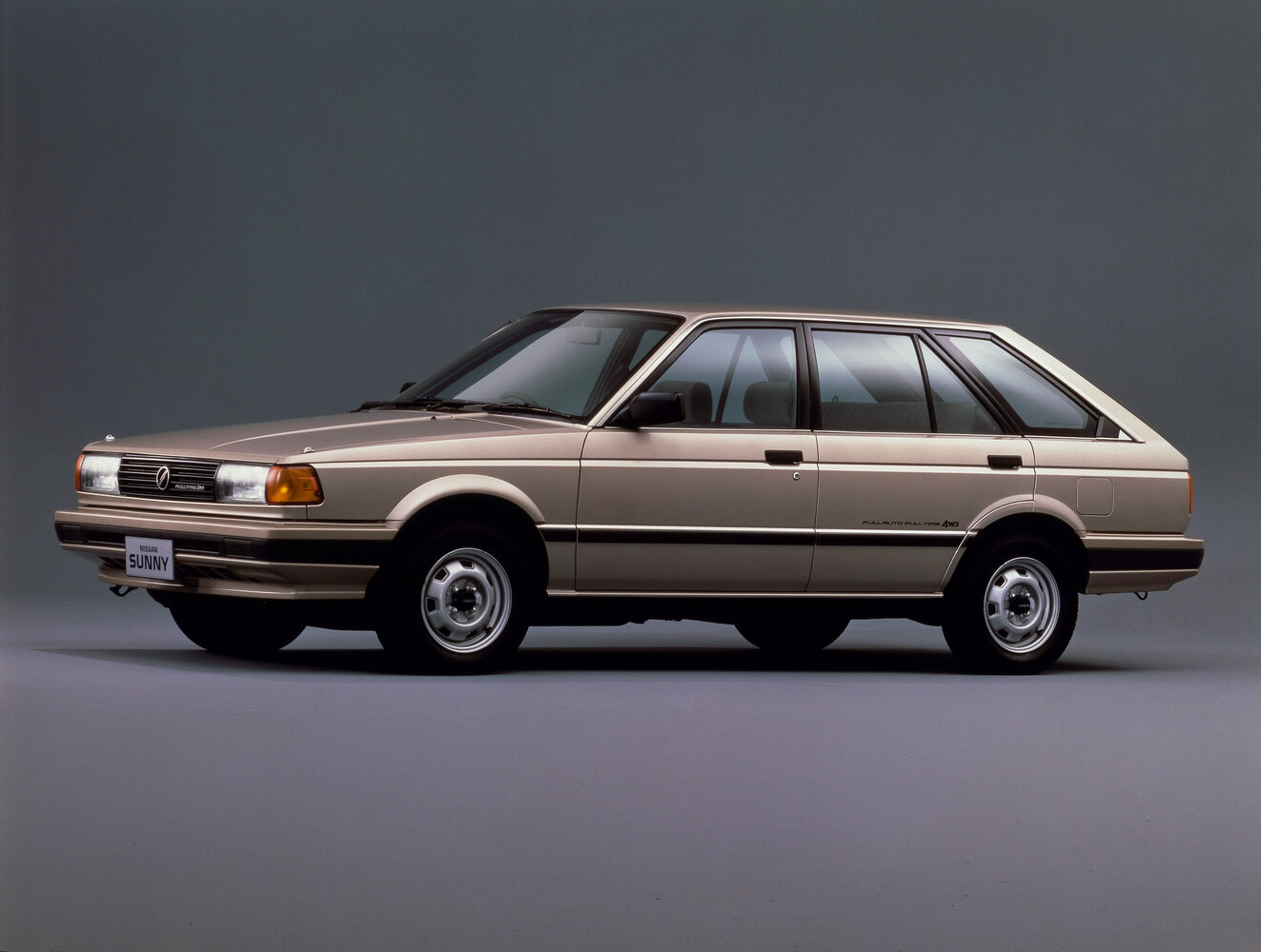 Nissan Sunny B12, Универсал 5 дв.: фото поколения