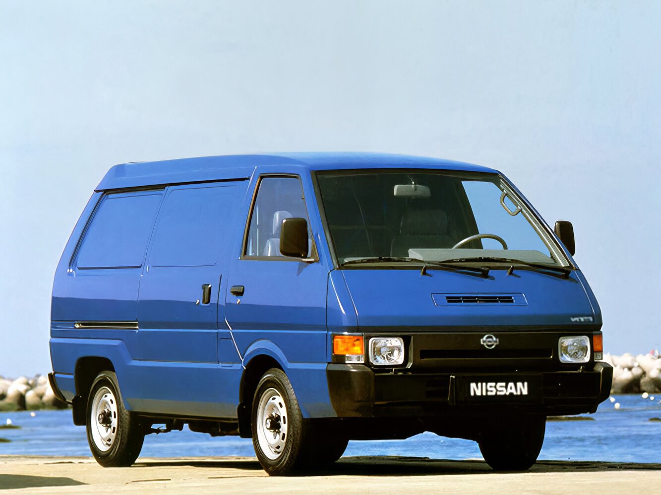 Nissan Vanette II, Фургон: фото поколения
