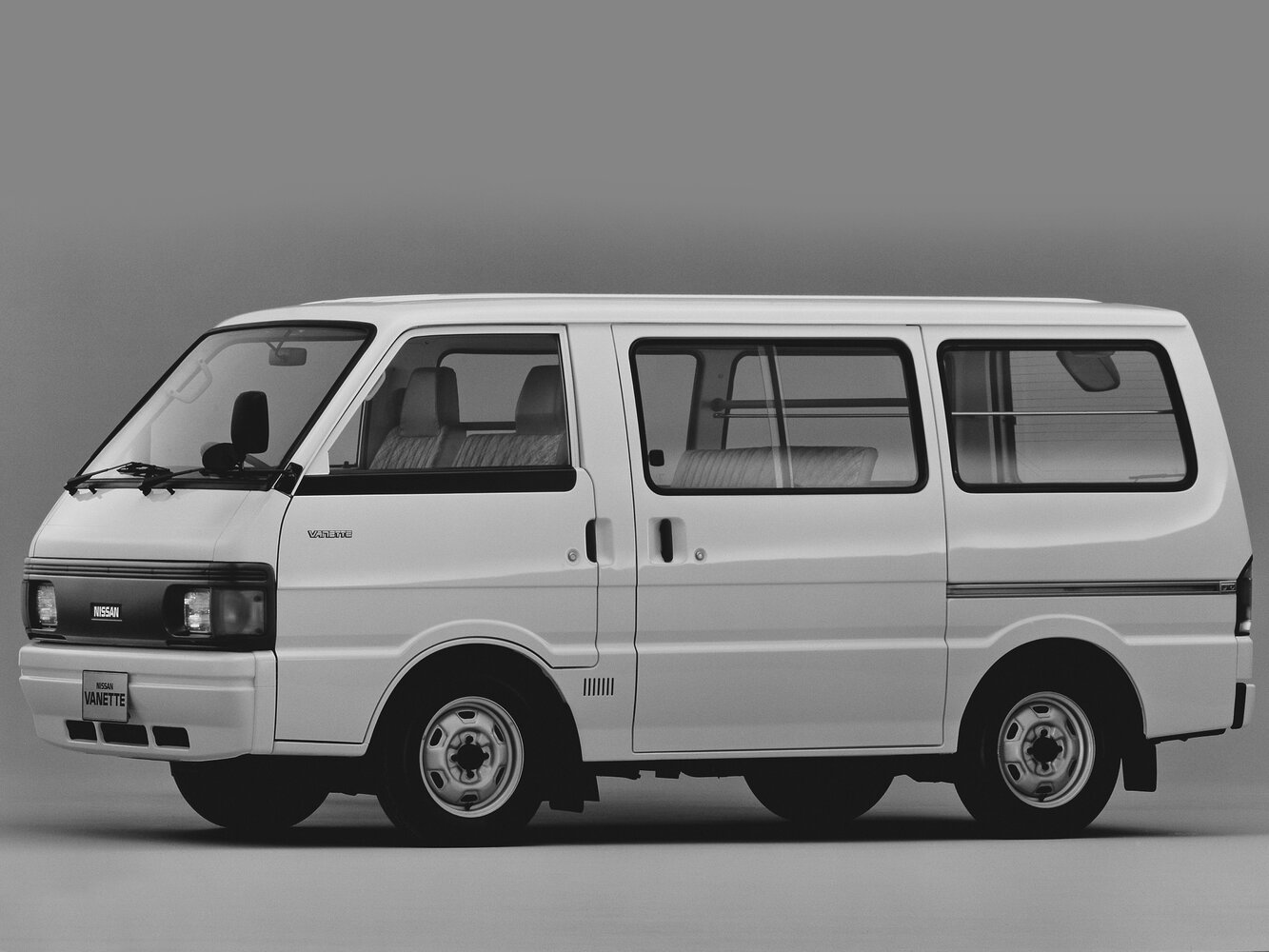 Nissan Vanette III, Минивэн: фото поколения