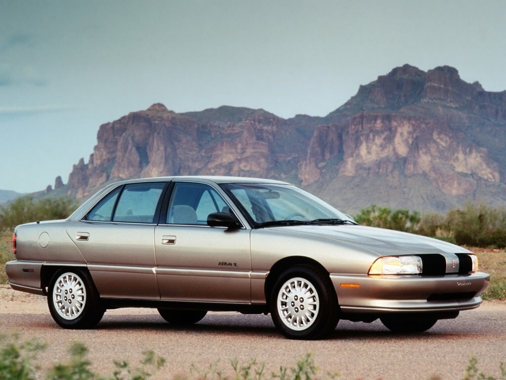Oldsmobile Achieva, Седан: фото поколения