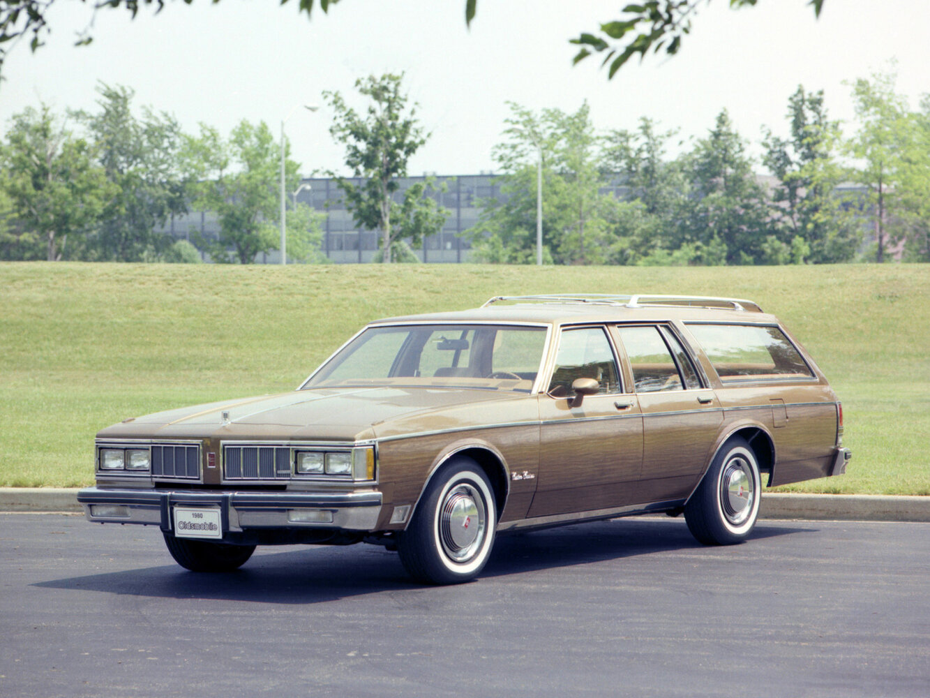 Oldsmobile Custom Cruiser II
