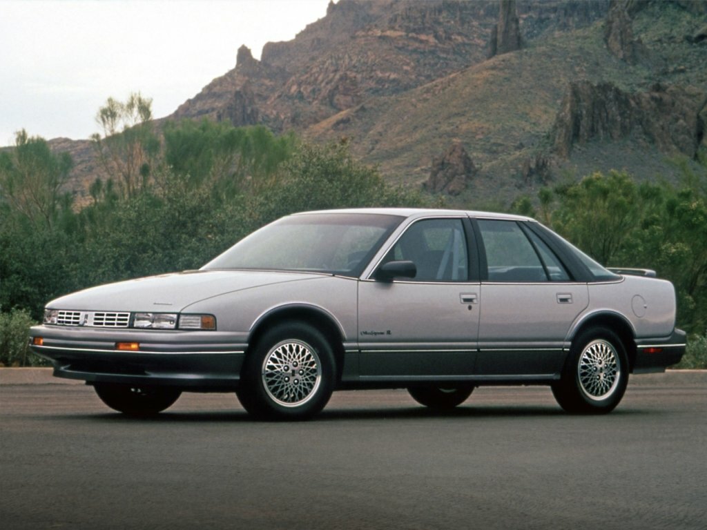 Oldsmobile Cutlass Supreme, вид сбоку