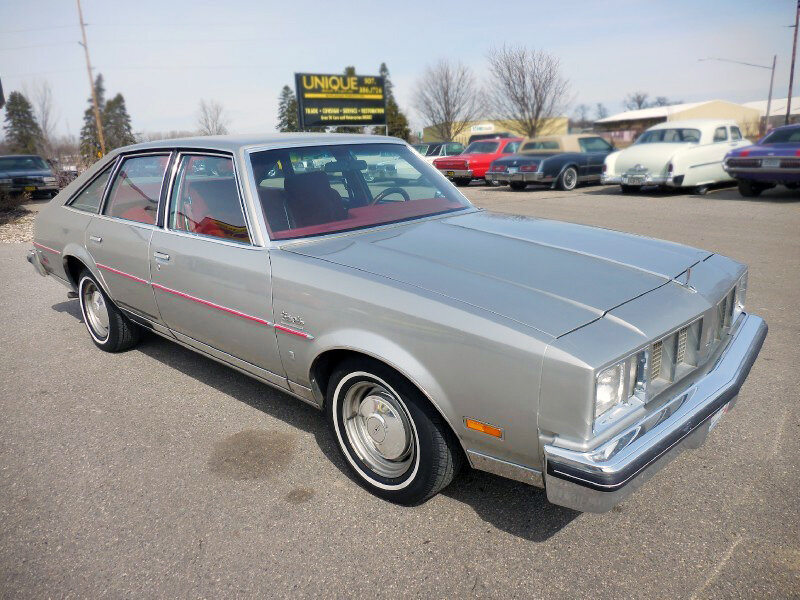 Oldsmobile Cutlass V, вид сбоку