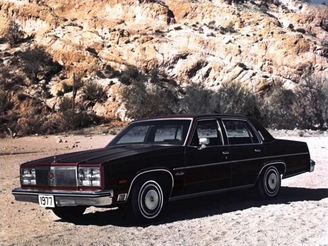 Oldsmobile Ninety-Eight IX, Седан: фото поколения