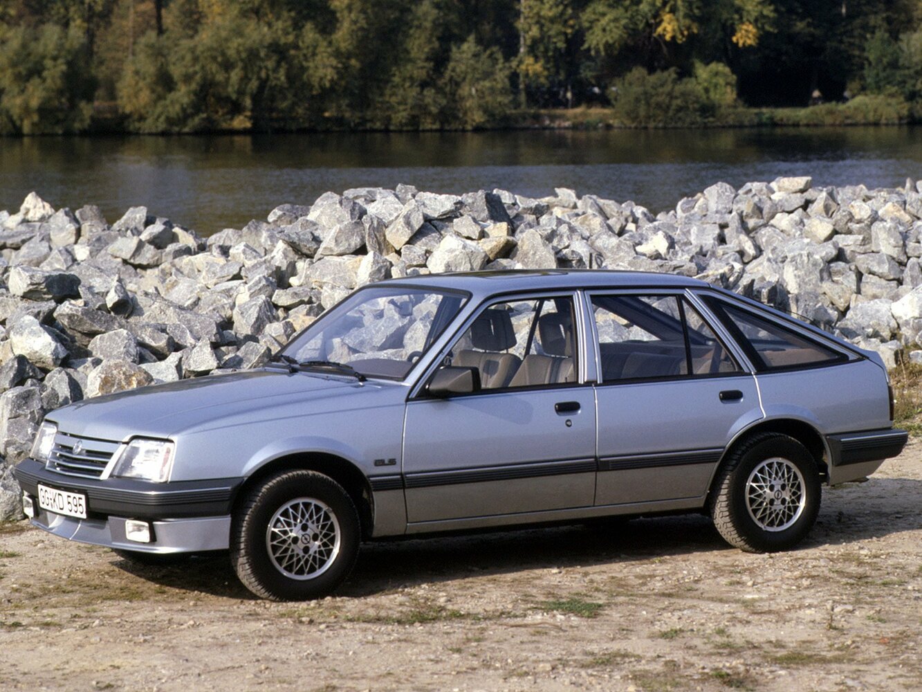 Opel Ascona C, Хэтчбек 5 дв.: фото поколения