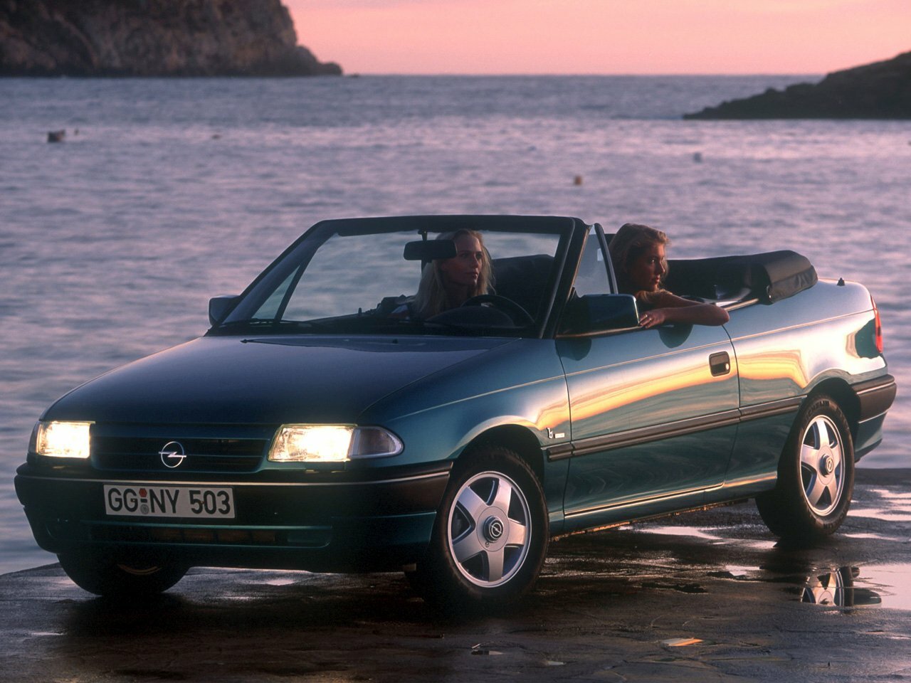 Opel Astra F, вид сбоку