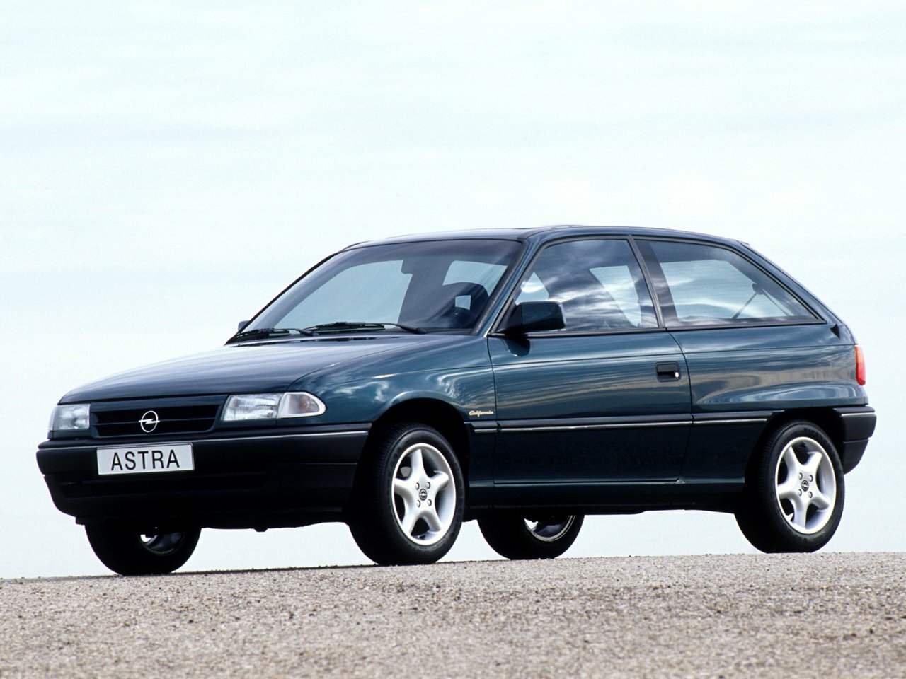 Opel Astra F, Хэтчбек 3 дв.: фото поколения