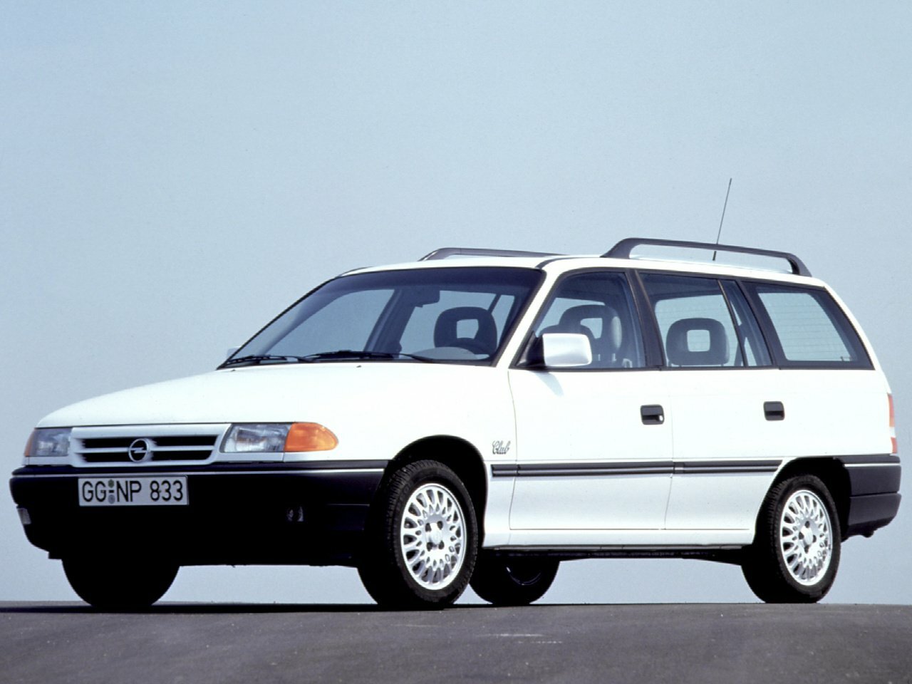Opel Astra F, Универсал 5 дв.: фото поколения
