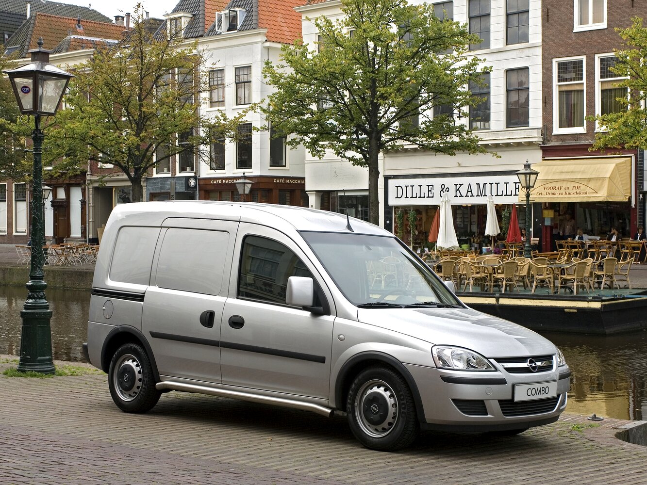 Opel Combo C Рестайлинг, вид сбоку