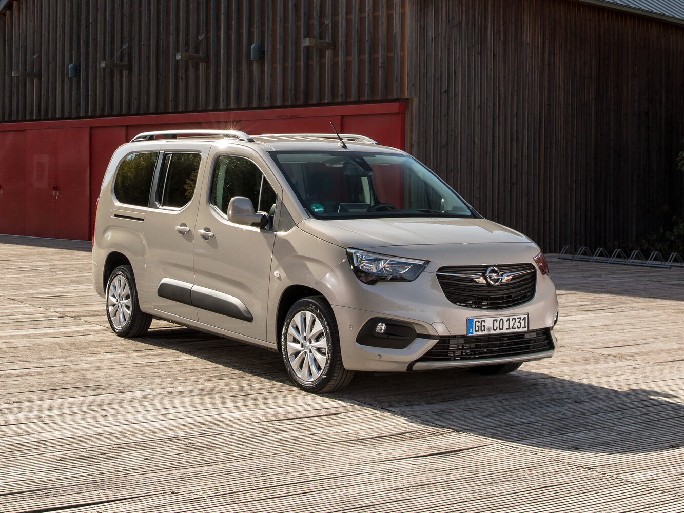 Opel Combo E, Компактвэн XL: фото поколения