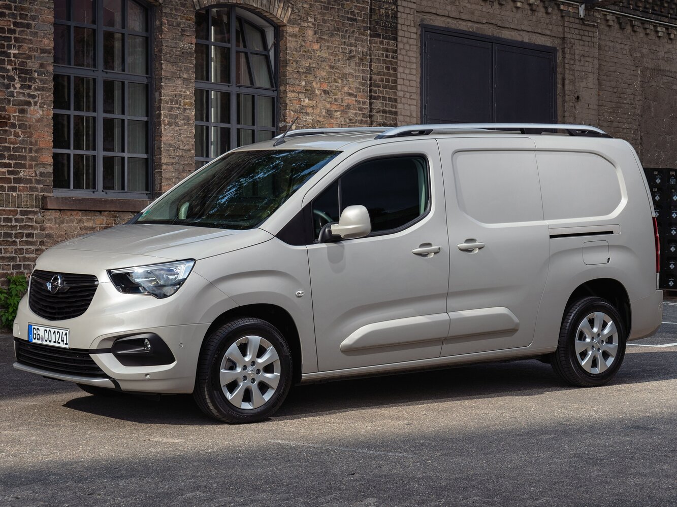 Opel Combo E, вид сбоку