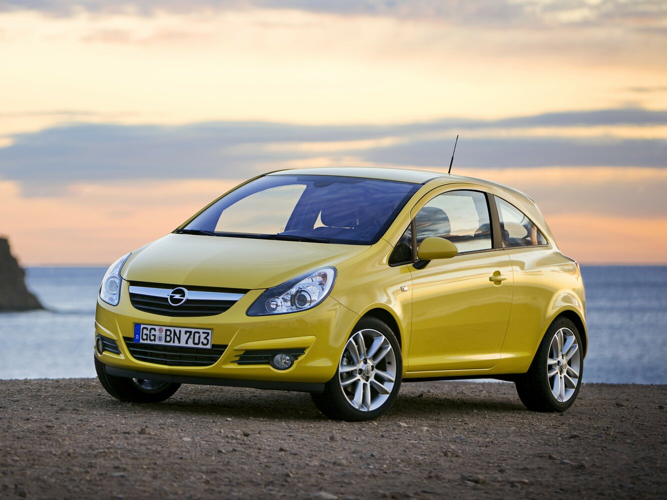 Opel Corsa D Рестайлинг I, вид сбоку