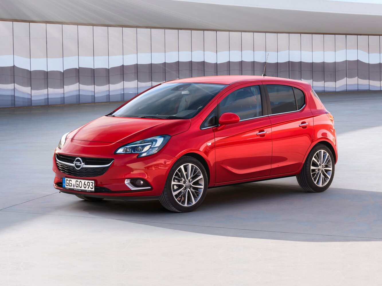 Opel Corsa E, Хэтчбек 5 дв.: фото поколения