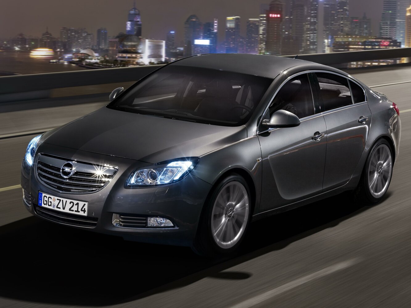 Opel Insignia I, вид сбоку