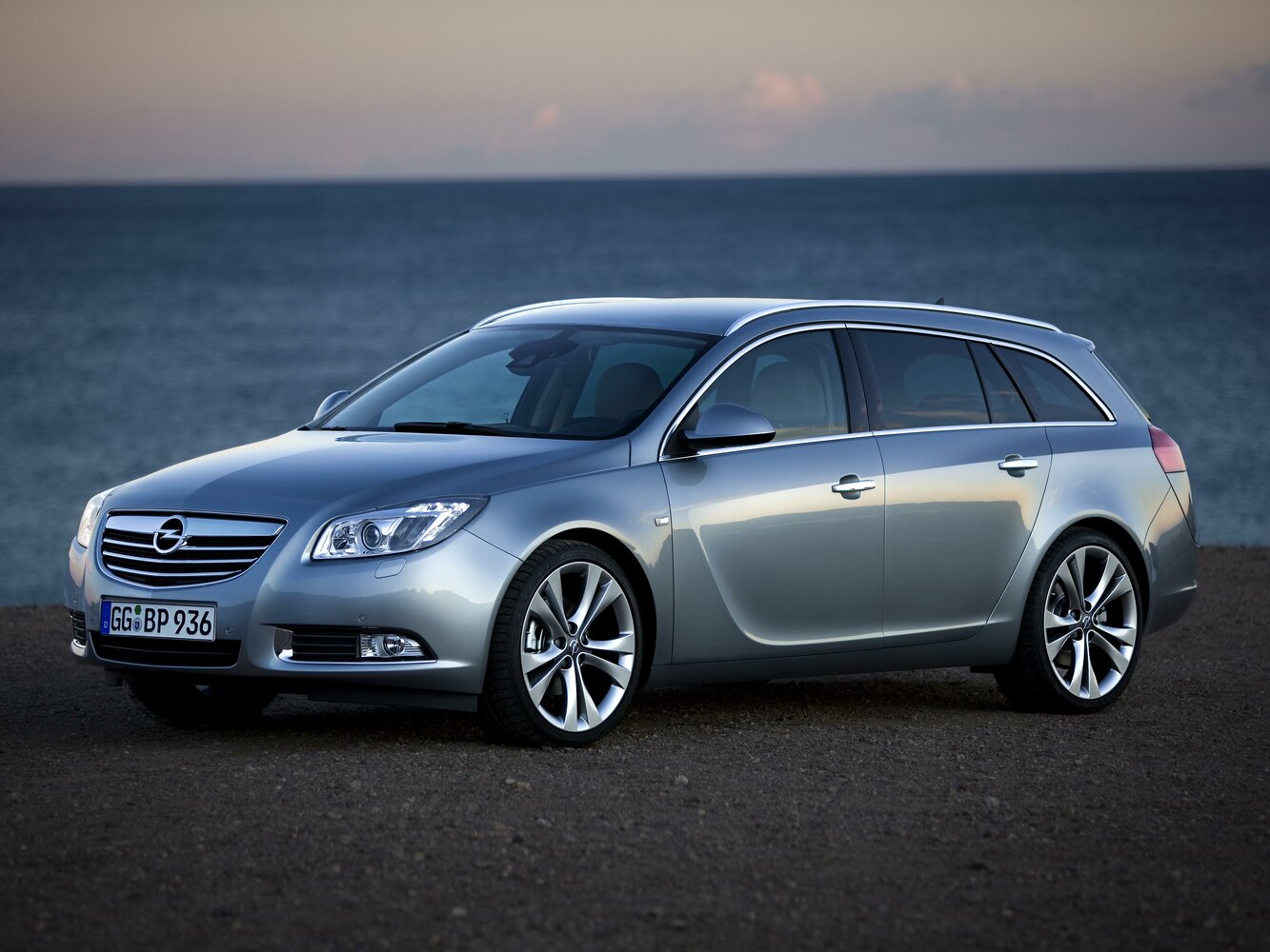 Opel Insignia I, Универсал 5 дв.: фото поколения