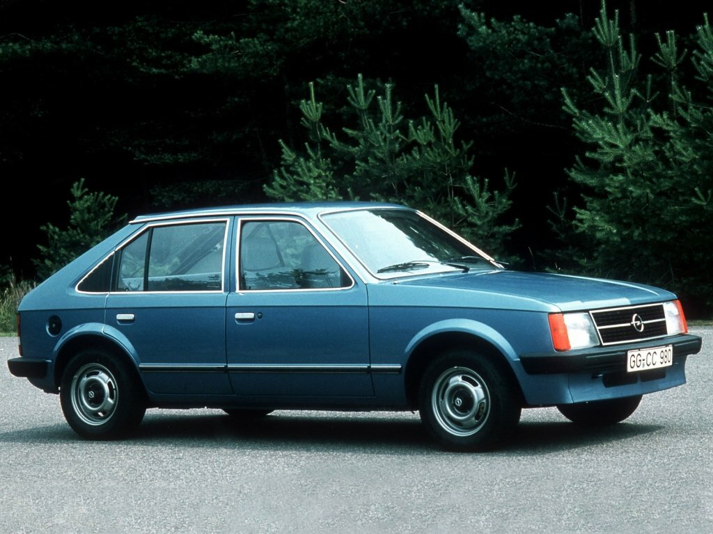Opel Kadett D, вид сбоку