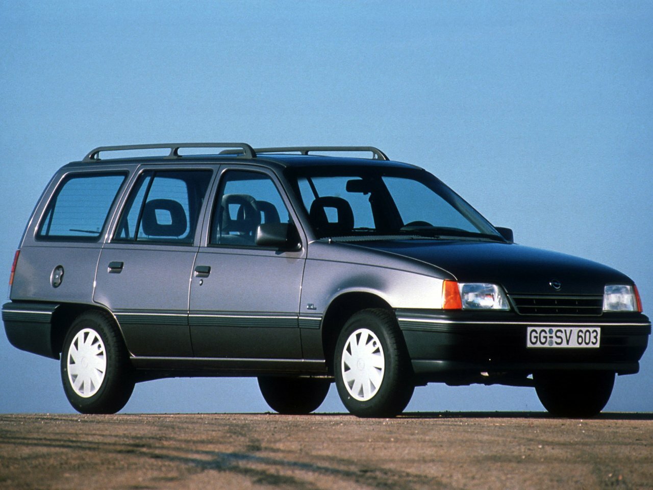 Opel Kadett E, Универсал 5 дв.: фото поколения