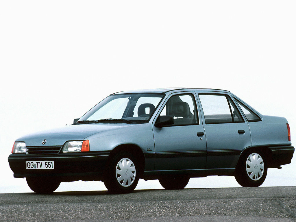 Opel Kadett E Рестайлинг, Седан: фото поколения