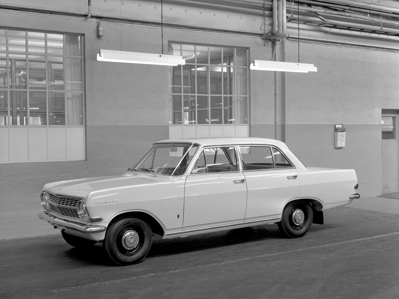 Opel Rekord A, вид сбоку