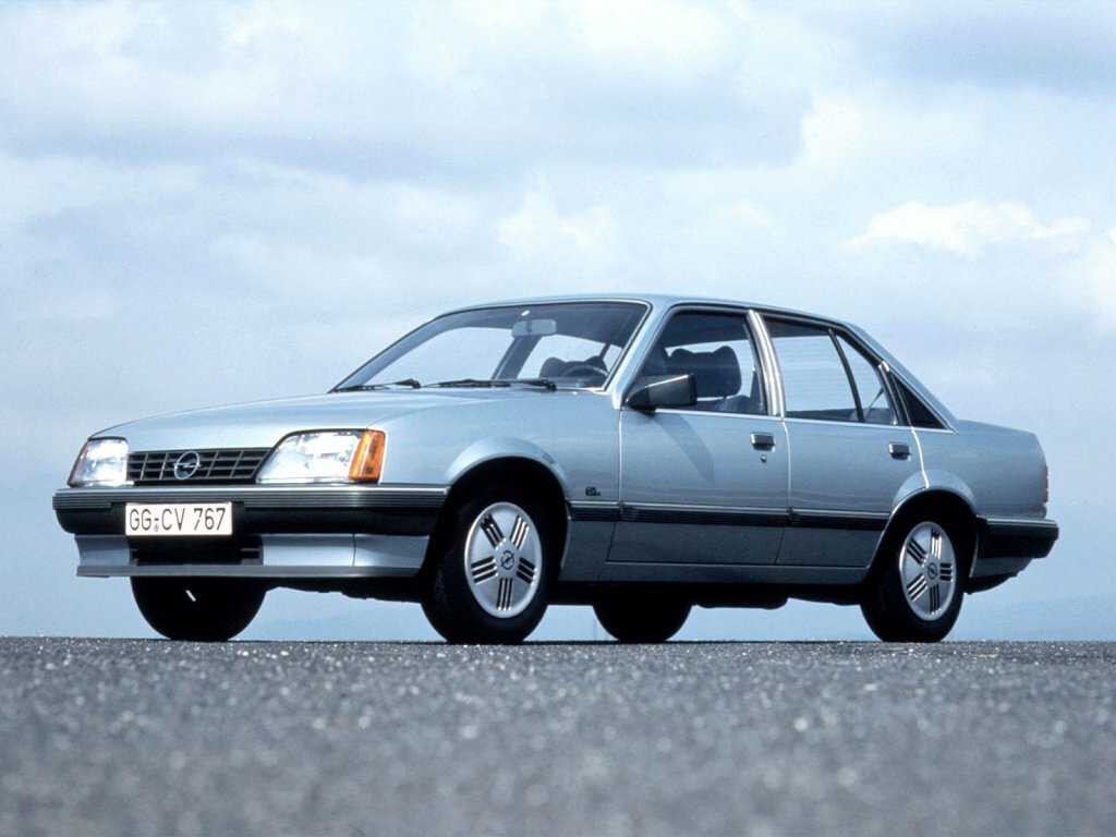 Opel Rekord E, вид сбоку