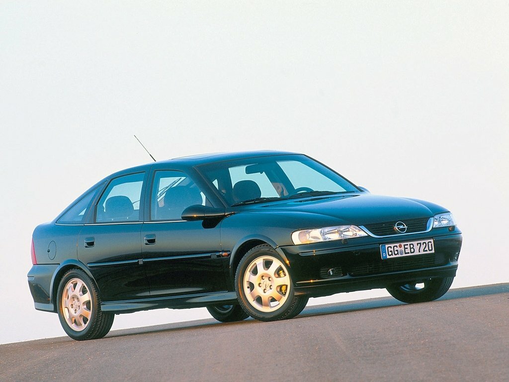 Opel Vectra B Рестайлинг, Лифтбек: фото поколения