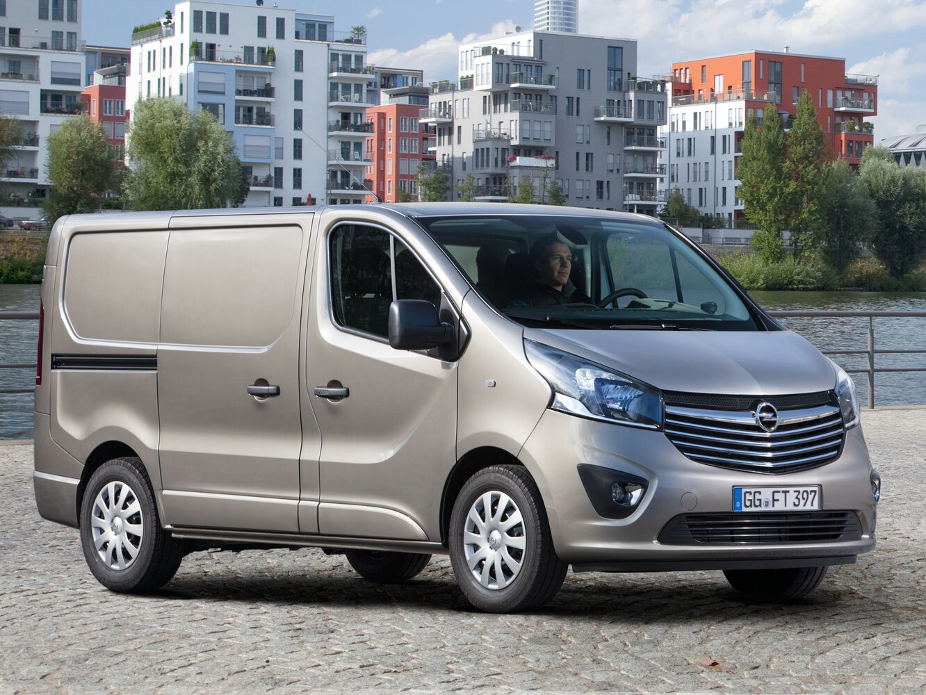 Opel Vivaro B, Фургон: фото поколения