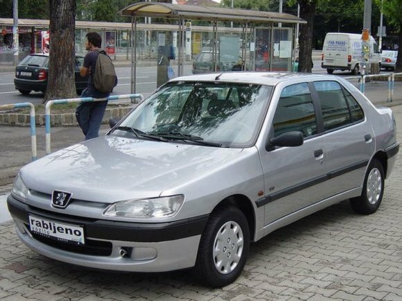 Peugeot 306, Седан: фото поколения