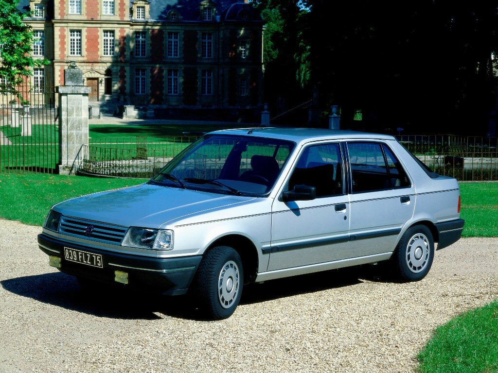 Peugeot 309 I Рестайлинг, вид сбоку