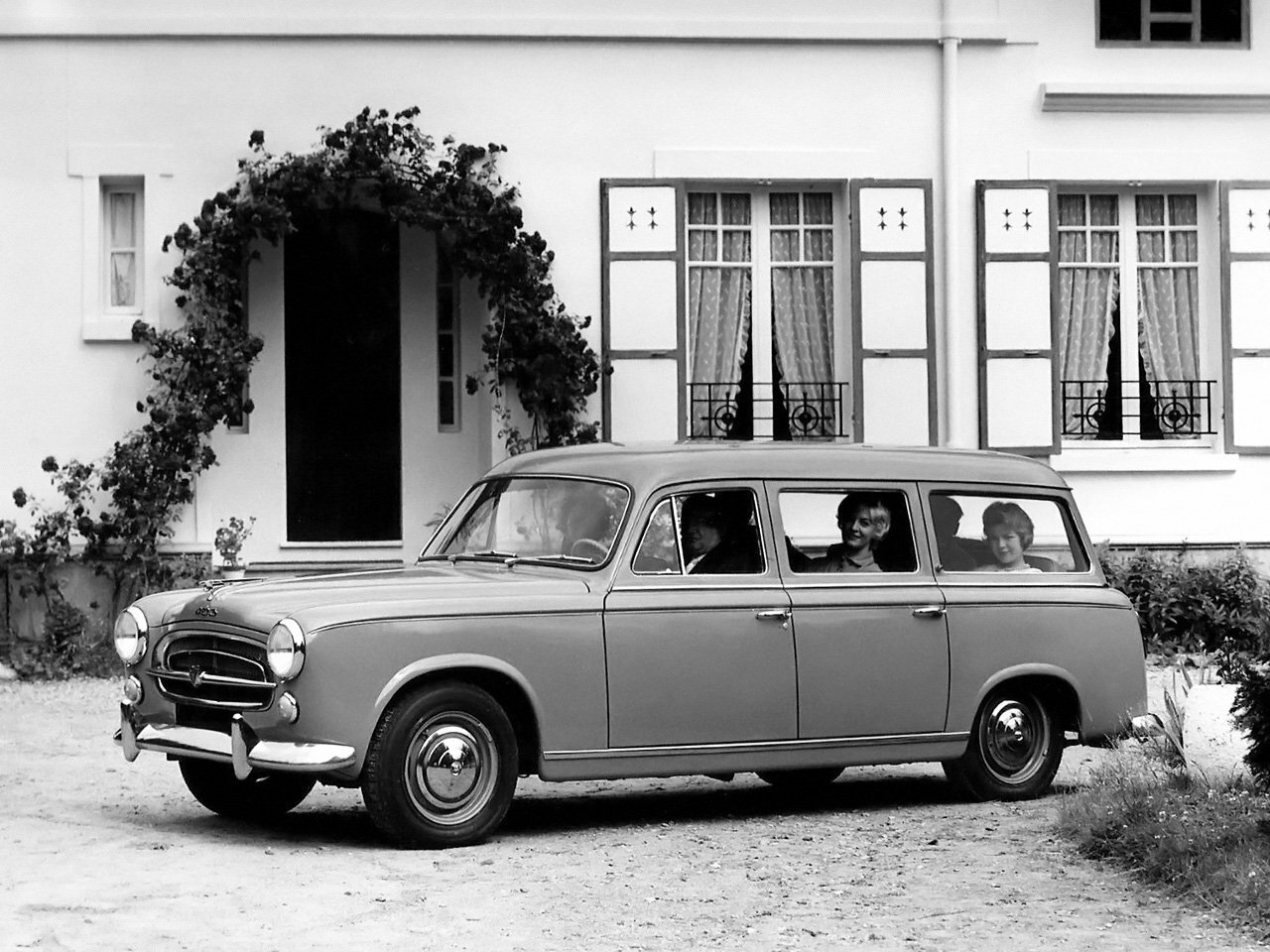 Peugeot 403, Универсал 5 дв.: фото поколения