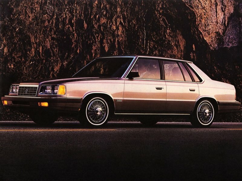 Plymouth Caravelle, вид сбоку