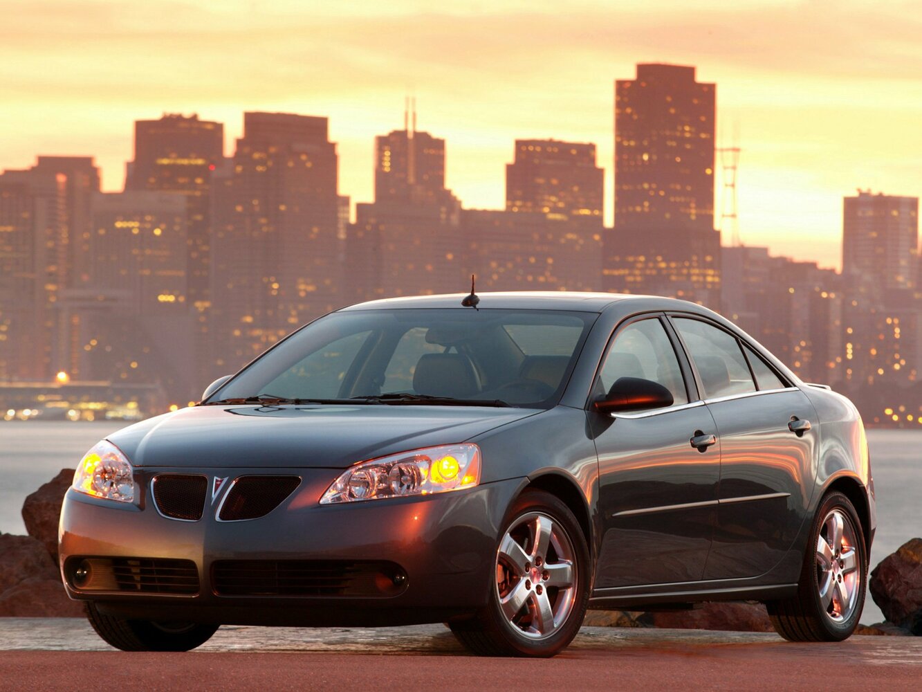 Pontiac G6, Седан: фото поколения