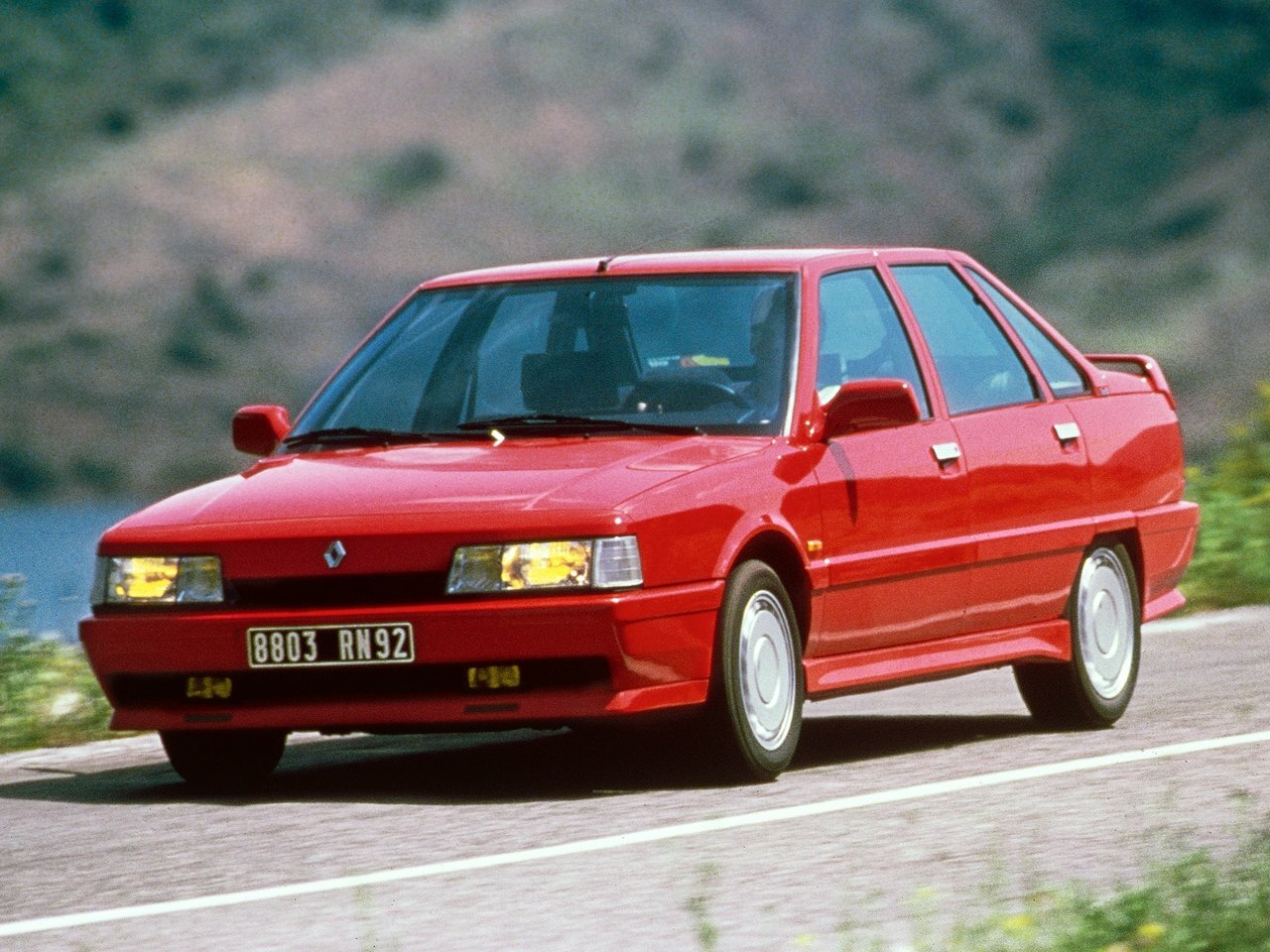 Renault 21, Седан: фото поколения