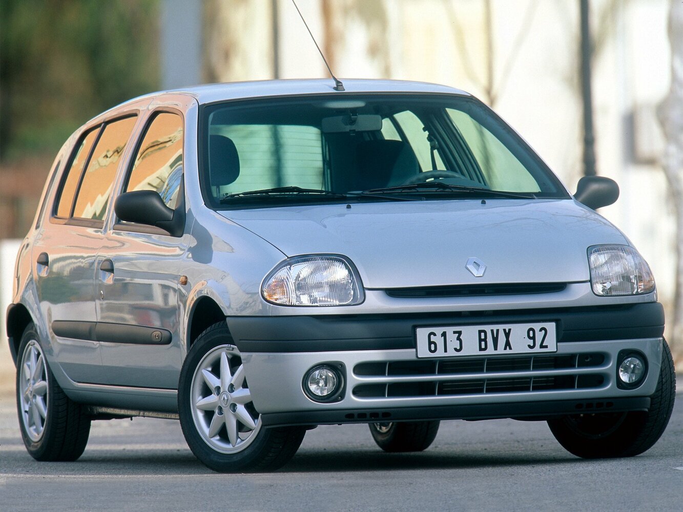 Renault Clio II, Хэтчбек 5 дв.: фото поколения