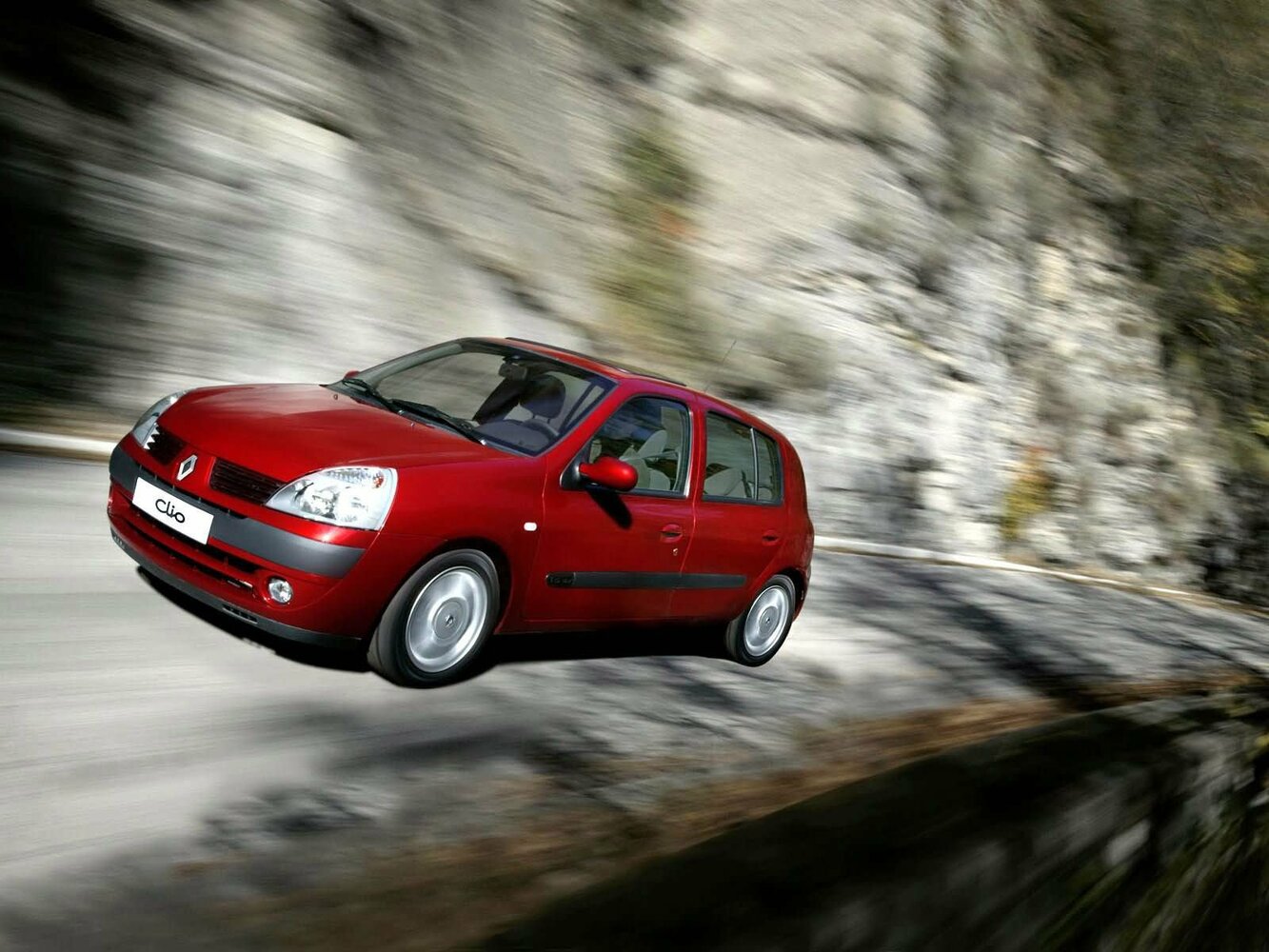 Renault Clio II Рестайлинг 2, вид сбоку