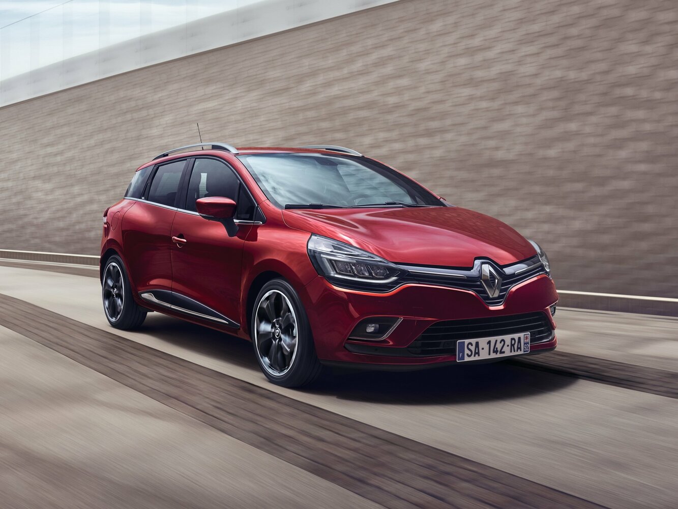 Renault Clio IV Рестайлинг, Универсал 5 дв.: фото поколения