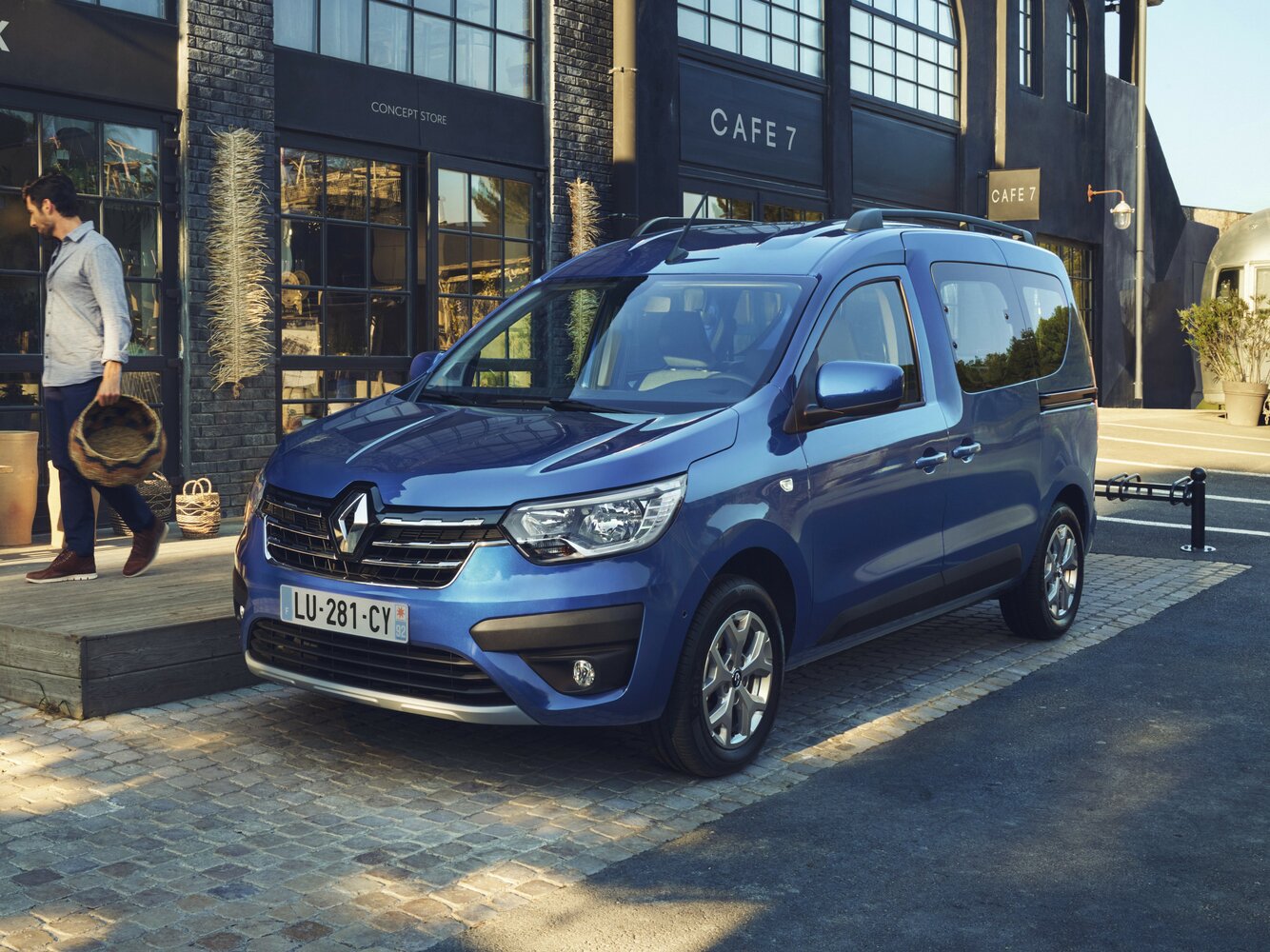 Renault Express II, вид сбоку