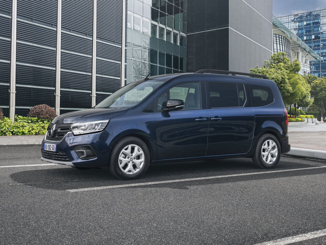 Renault Kangoo III, Минивэн Grand: фото поколения