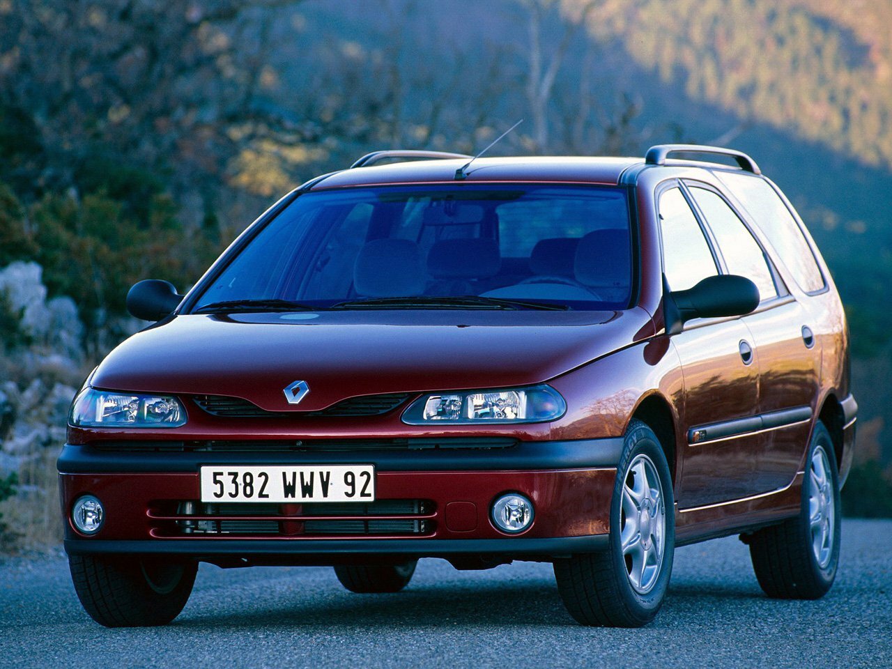 Renault Laguna I, Универсал 5 дв.: фото поколения