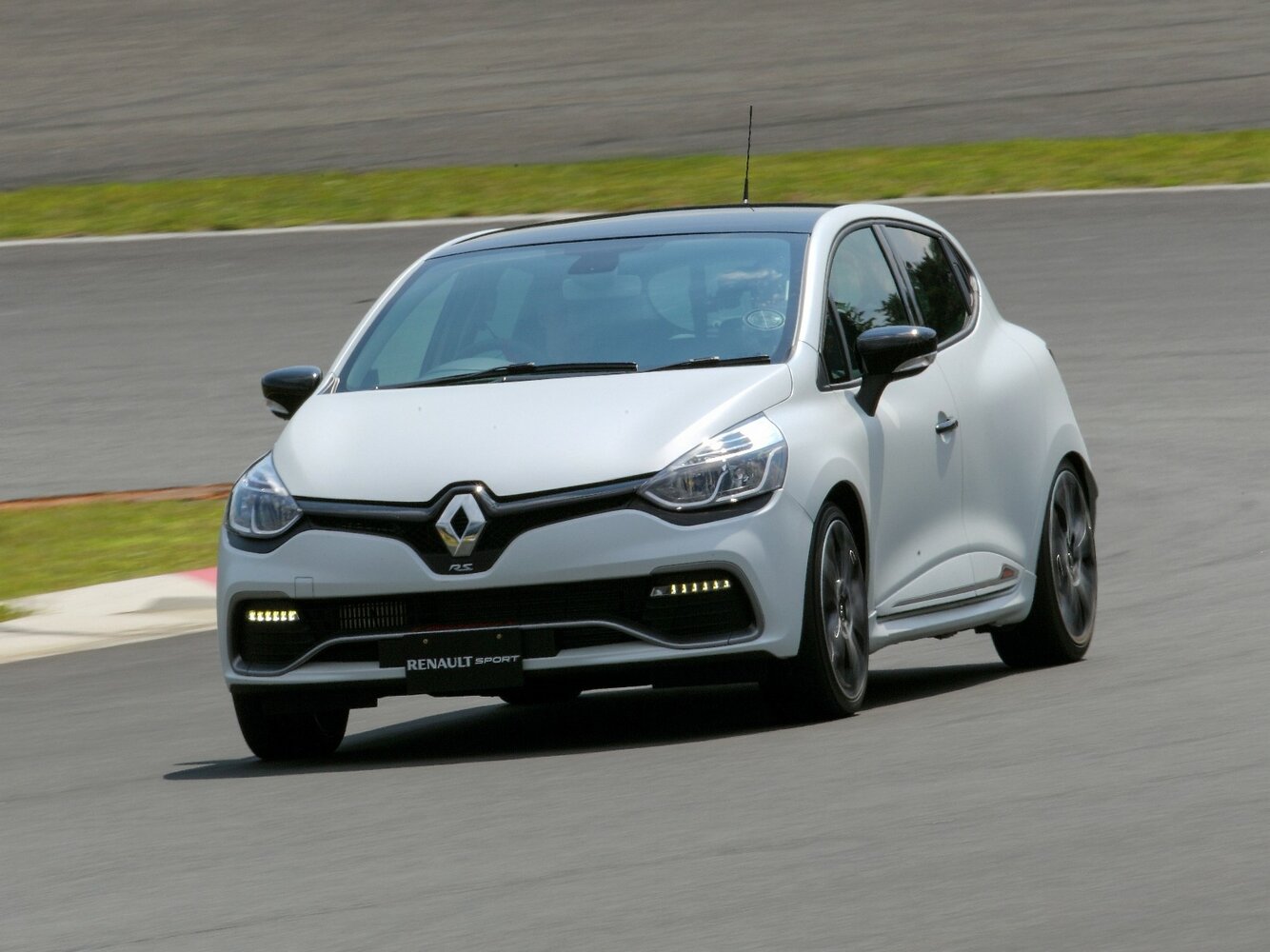 Renault Lutecia IV