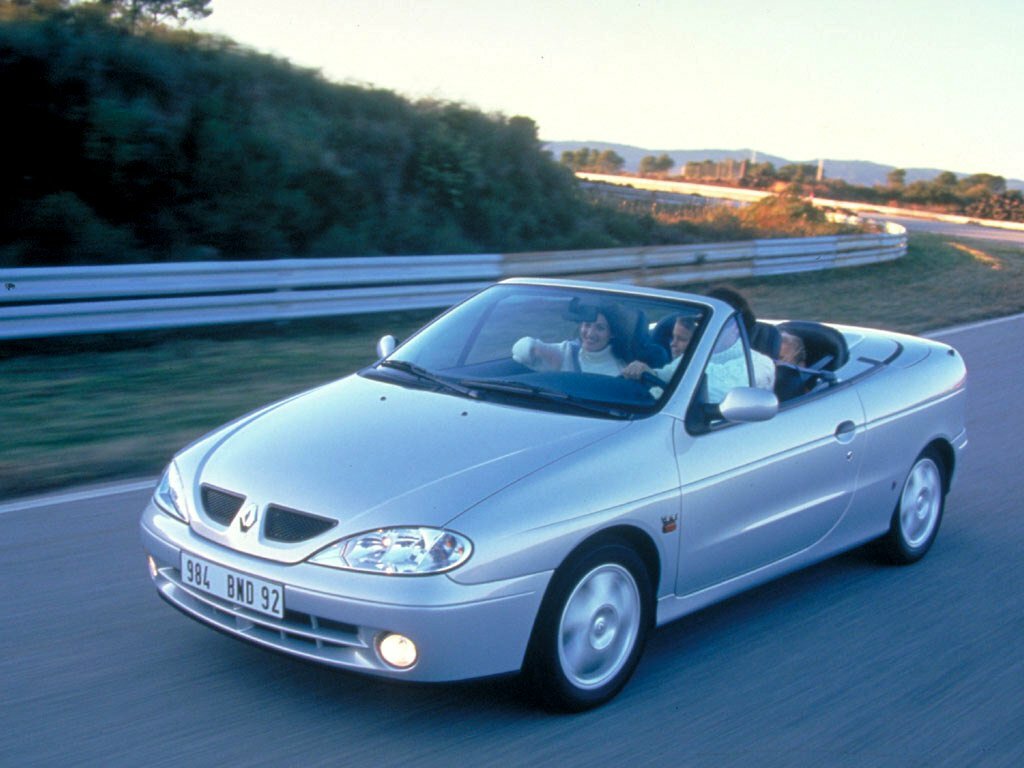 Renault Megane I Рестайлинг, вид сбоку