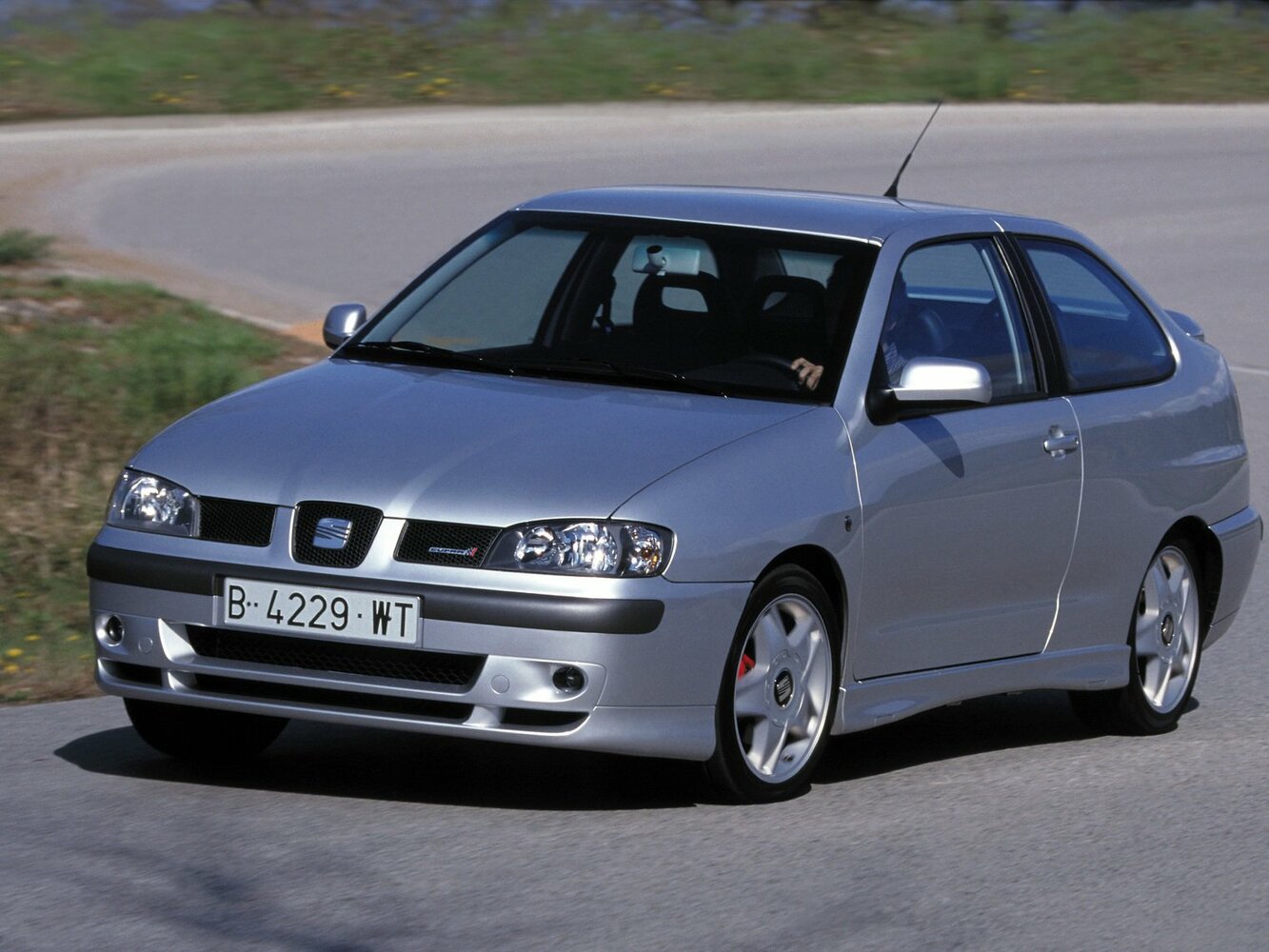 SEAT Cordoba I Рестайлинг, вид сбоку