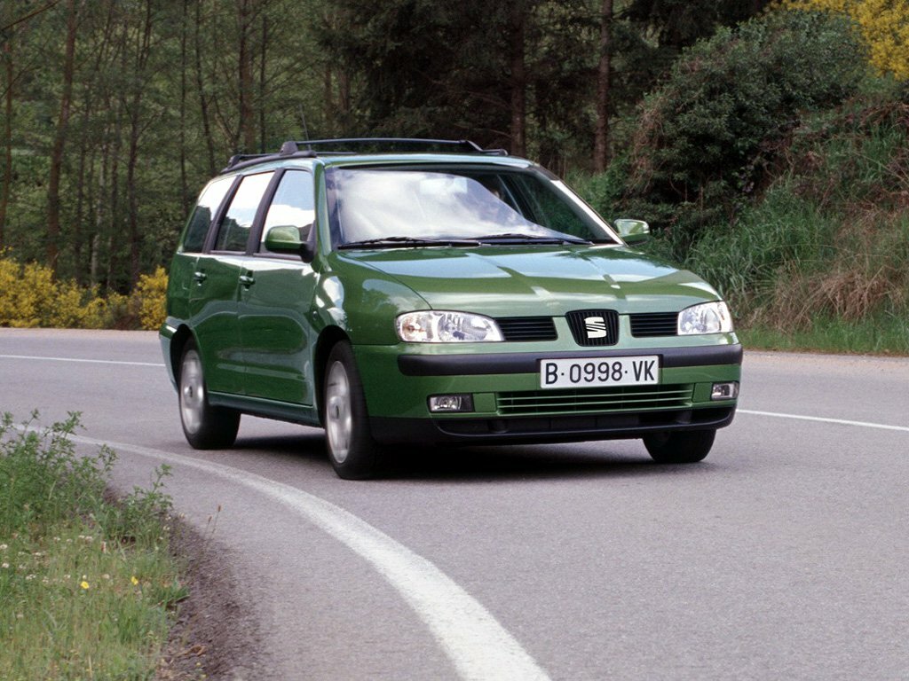 SEAT Cordoba I Рестайлинг, Универсал 5 дв.: фото поколения