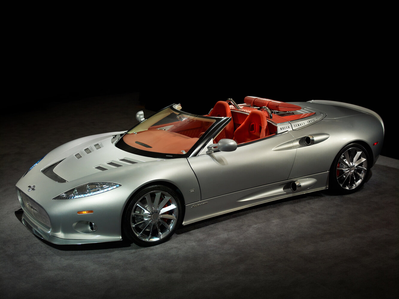 Spyker C8 II, вид сбоку