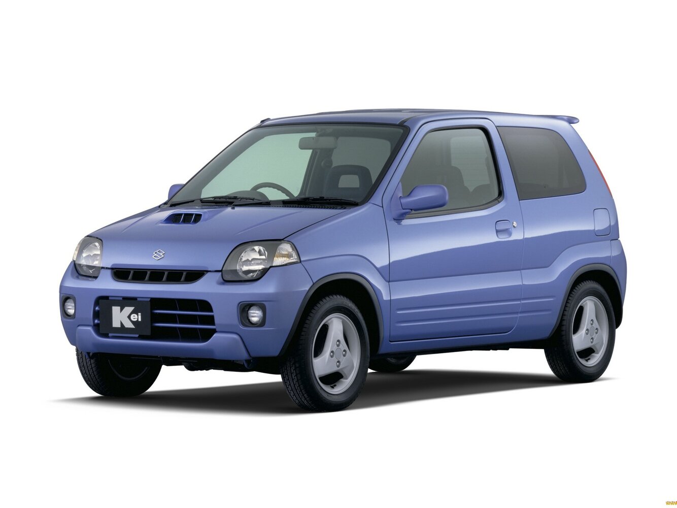 Suzuki Kei, вид сбоку